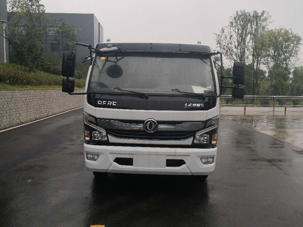 CL5090GQXBEV东风纯电动护栏清洗车